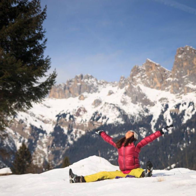 Yoga sulle Dolomiti: il respiro della montagna - Holly Maps